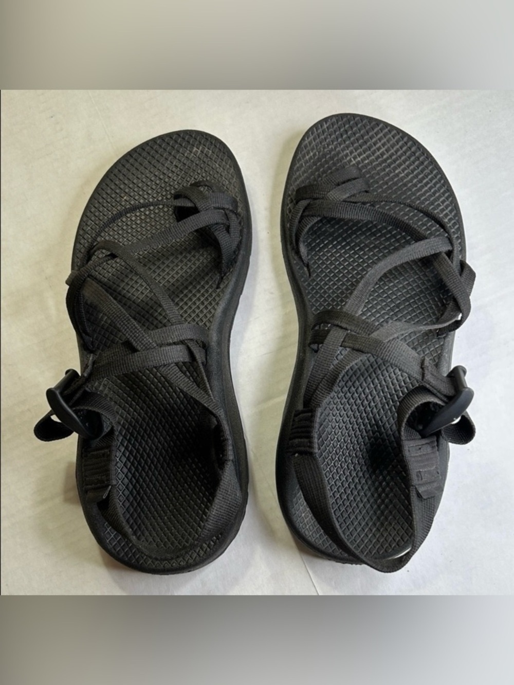 CHACO WOMENS BLACK STRAPPY ADJUSTABLE. STRAPS OUTDOOR  SPORTS SANDAL SZ W10
